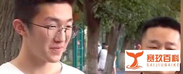 690分学霸采访中接到清华电话，被问想报考哪所学校，那就清华呗