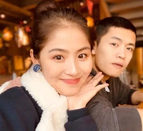 宁桓宇、周安琴宣布离婚，结婚一年半儿子未满一岁，两人离婚是否早有端倪？