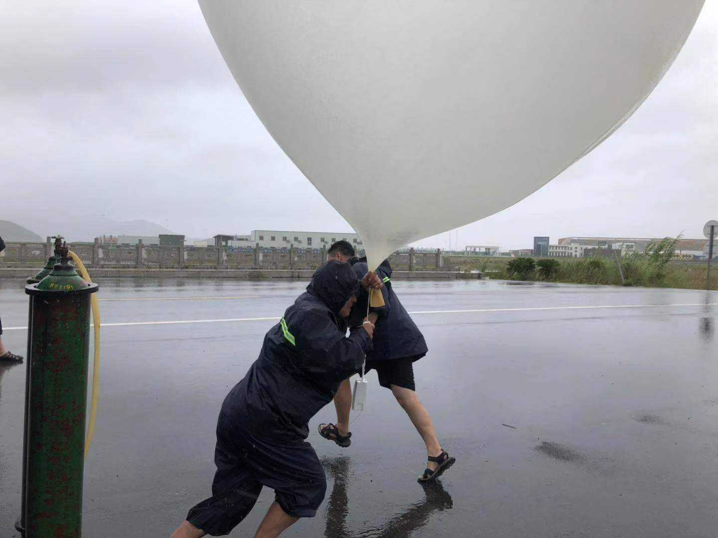 日本仙台上空出现白色不明球体,专家作何解释?