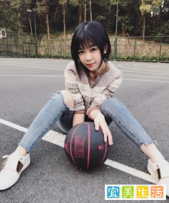 体重超标被摄影师驱逐,刘飞儿重操旧业,效仿女主播卖“土特产”