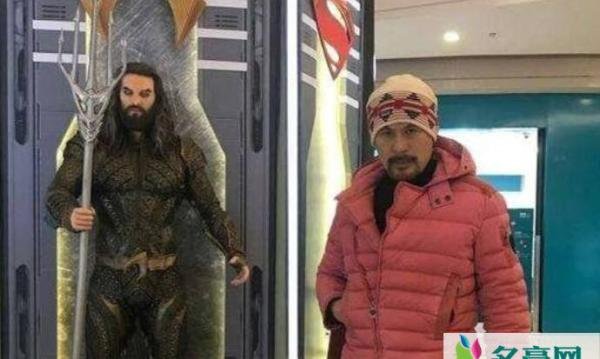 徐锦江回应撞脸 好可惜身材不合格错过机会要不大红大紫了