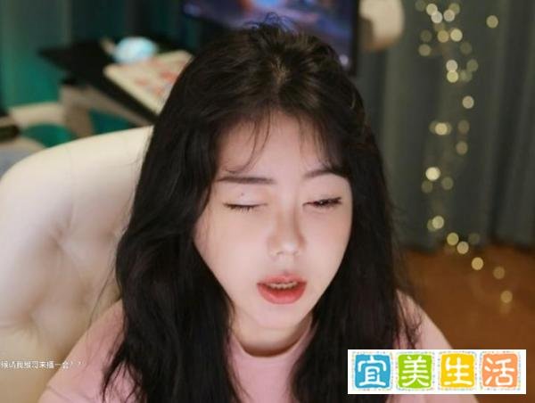 体重超标被摄影师驱逐,刘飞儿重操旧业,效仿女主播卖“土特产”