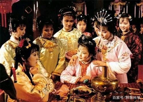 如果将四大名著倒过来读,会发现什么不为人知的秘密?