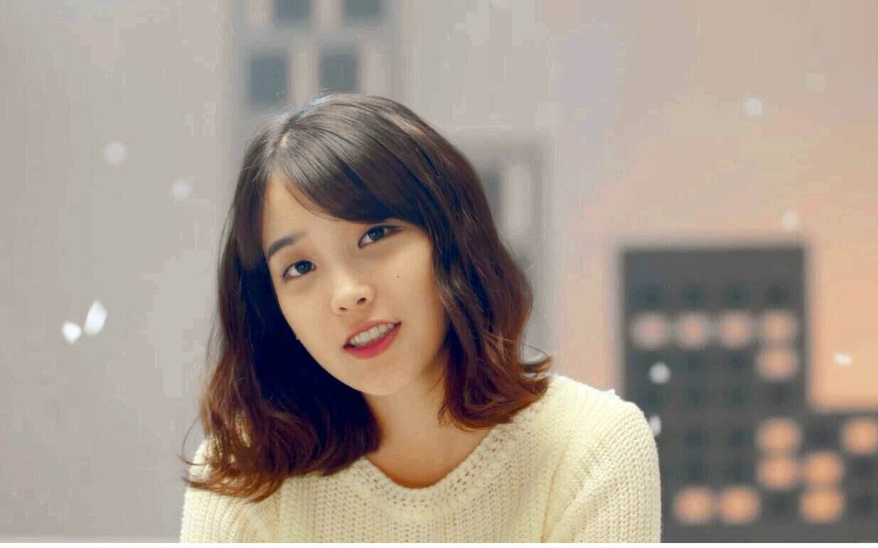 除了春天爱情和樱花的歌词是什么啊？