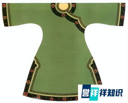 玲娜贝儿中秋装引争议,活人不穿“左衽”服饰?