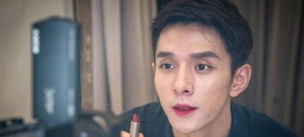 李佳琦年赚2亿,李子柒1.6亿?网红成功背后,谁的成功都不能复制