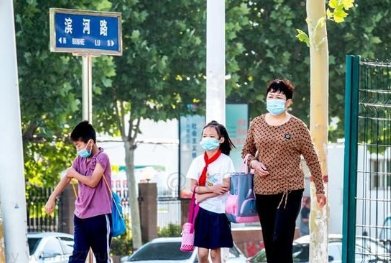 辛集本轮病例近半数是中小学生,你认为中小学生该做好哪些防疫措施?