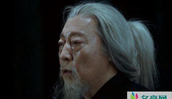 倪大红眼睛怎么回事 倪大红是不是割眼袋了那么肿的