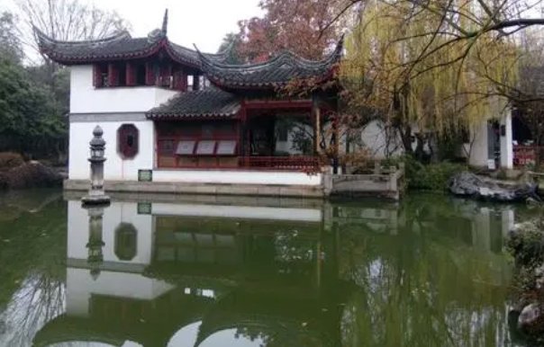 古代有名的藏头露尾诗