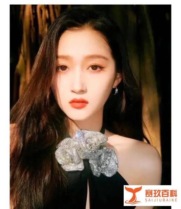 鹿晗深夜撒狗粮卡点为关晓彤庆生,晓彤开心回复,网友:赶快结婚