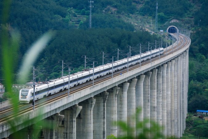 武汉至张家界铁路