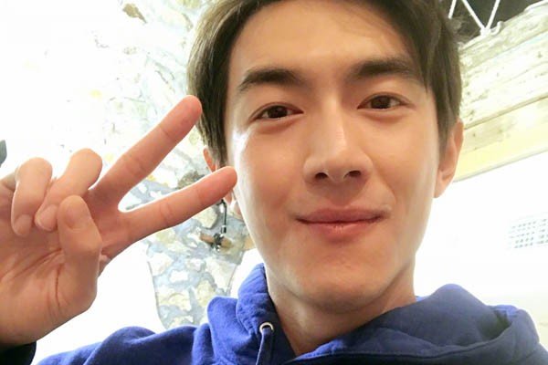 有人看见林更新和女友去看周杰伦的演唱会,这是不是就公布恋情了?