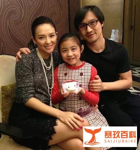 汪峰当初向章子怡求婚时，花光了自己卡上所有的钱，给章子怡买了个房