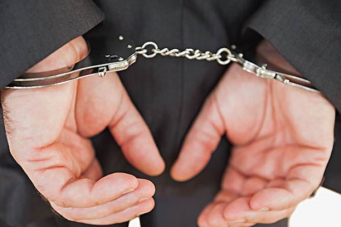 辽宁一大妈顺走外卖,被失主次日偶遇认出,该行为该如何定性?