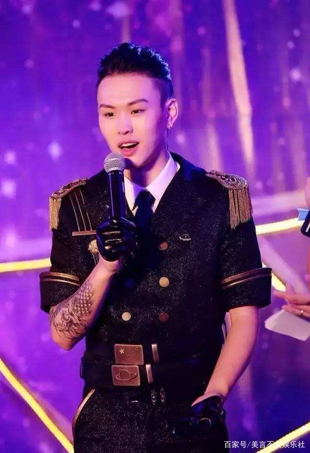 因《好声音》爆火的张玮,8年后沦为小配角,他为何没能红下去?