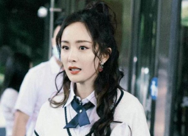 杨幂爸爸回应女儿伤情,具体是如何回应的?