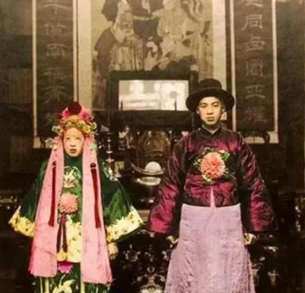 曾吓坏全国人的冥婚灵异照片，照片背后的真相是什么