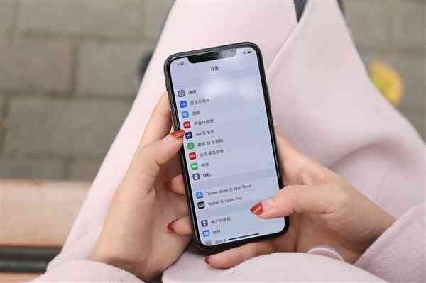 为什说2100年前文物像iPhone,不是华为呢?