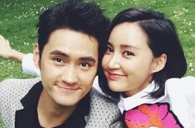 张歆艺探班老公袁弘给粉丝签名,他们夫妻二人因何结缘?
