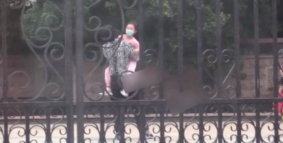如何看待贾乃亮方回应与李小璐复合传闻,父亲陪伴孩子都是责任和义务?