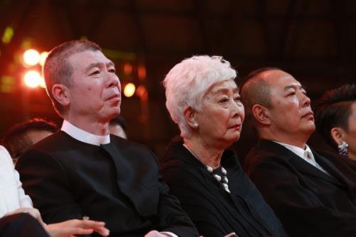 冯小刚的脸是怎么回事?