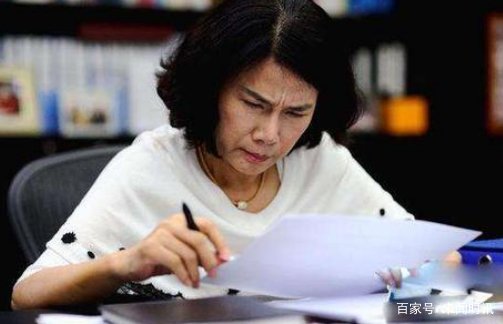 平平无奇董明珠?因为2个男人的出现,怎样成就了如今的铁娘子?
