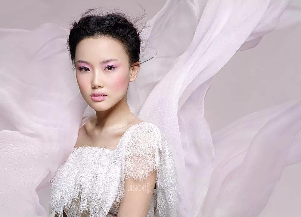 湖南卫视春晚黄龄疑似假唱，假唱与唱的不好，你能接受哪一个？