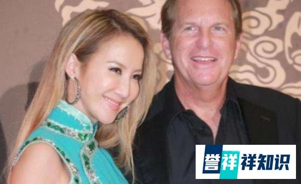 当年富商布鲁斯娶小16岁的李玟，婚礼花费过亿，宾客用直升机接送