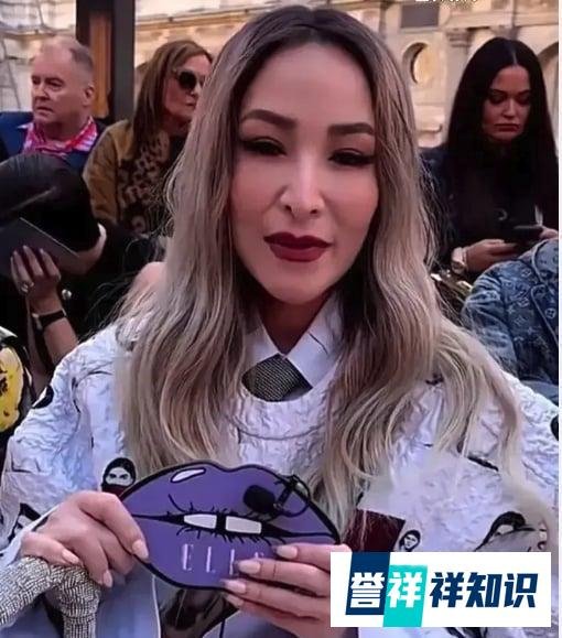 萧亚轩跛脚现身巴黎,再被质疑整容,脸僵、嘴歪、下巴很不自然