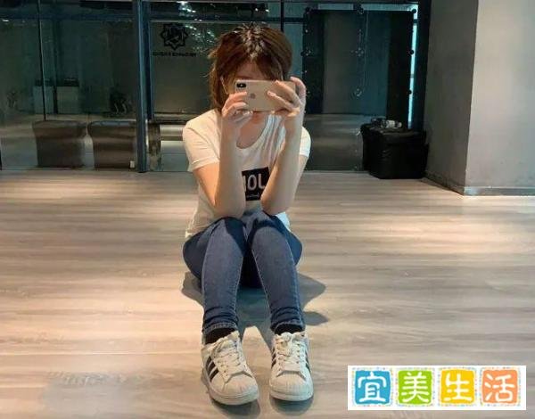 体重超标被摄影师驱逐，刘飞儿重操旧业，效仿女主播卖“土特产”