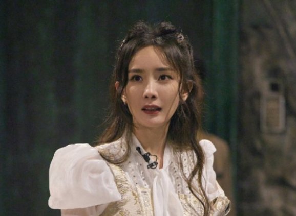 杨幂爸爸回应女儿伤情，具体是如何回应的？