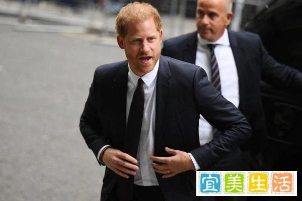 哈里和梅根缺钱?梅根上火掉头发,这才是哈里着急想回王室的原因