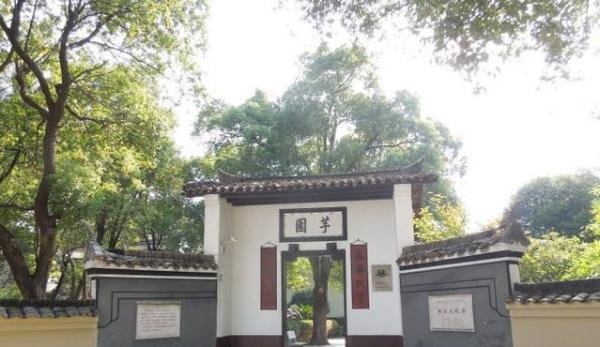 黄埔军校第一学霸，23岁授少将25岁牺牲追授中将，21岁妻不幸病逝