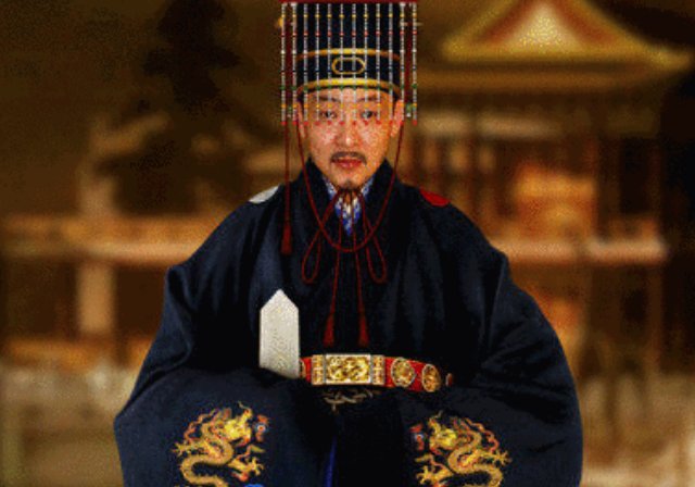 皇帝穿的礼服又称为什么,包括衮服和冠冕？