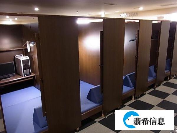 日本，无家可归的---网吧难民