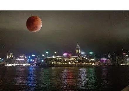 “超级蓝血月”,据悉,这一天象近152年来首次出现