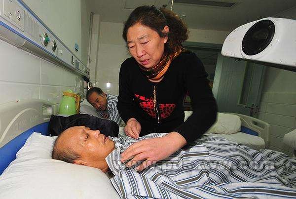 姐姐照顾脑瘫弟弟17年至今未婚,是什么支撑着她?
