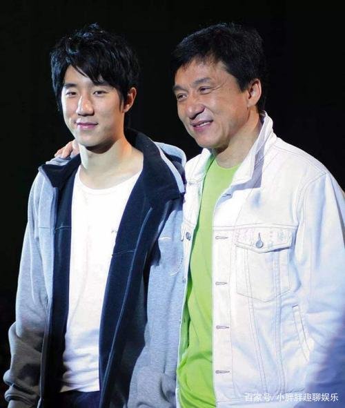 与成龙携手40年,林凤娇的隐忍,究竟为了什么?